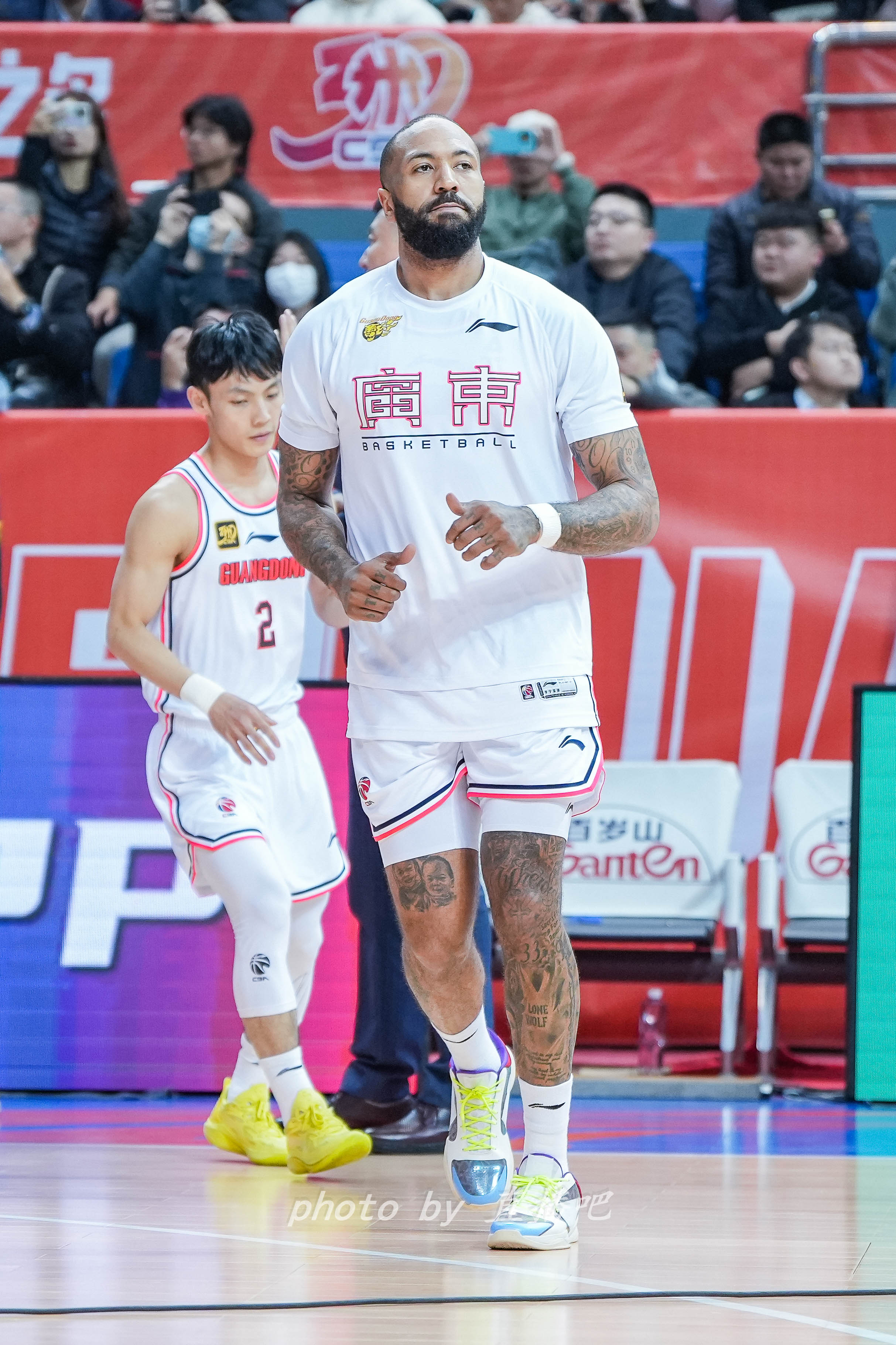  打得不錯(cuò)！36歲吉倫沃特原本的第三外援卻成廣東男籃的真大腿