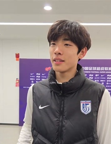  國青歸來上演中超首秀，朱鵬宇：感覺很好，場上大哥們很支持我