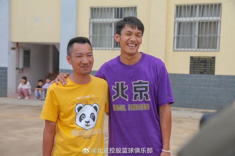  那一封信的故事還在延續(xù) 矣進宏母校的師生們來到北京了！