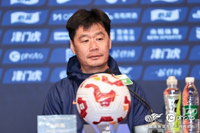  李霄鵬：希望明天比賽能打出一些新的東西，取得一個好的結(jié)果