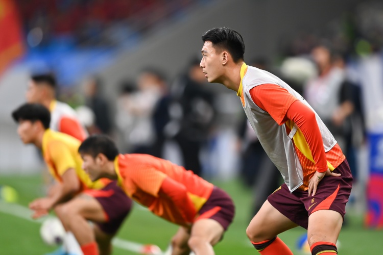  足球報(bào)：張玉寧、蔣圣龍均有不同程度傷病，伊萬未讓在熱身賽出場(chǎng)