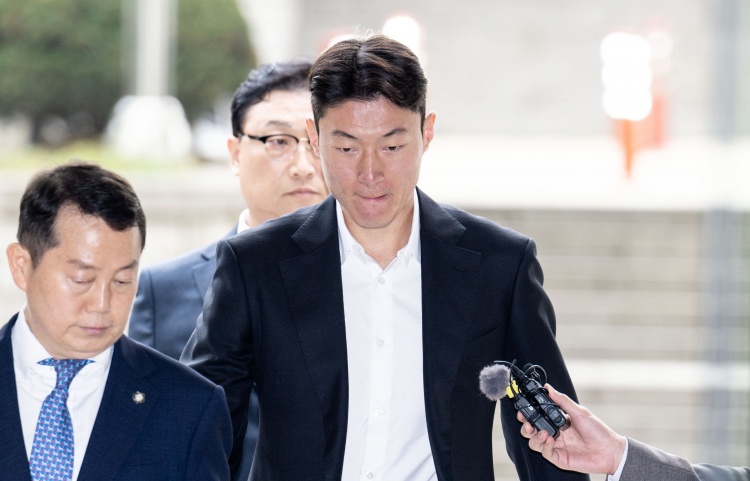  韓國國腳黃義助非法拍攝不雅視頻，一審被判有期徒刑1年緩刑2年！