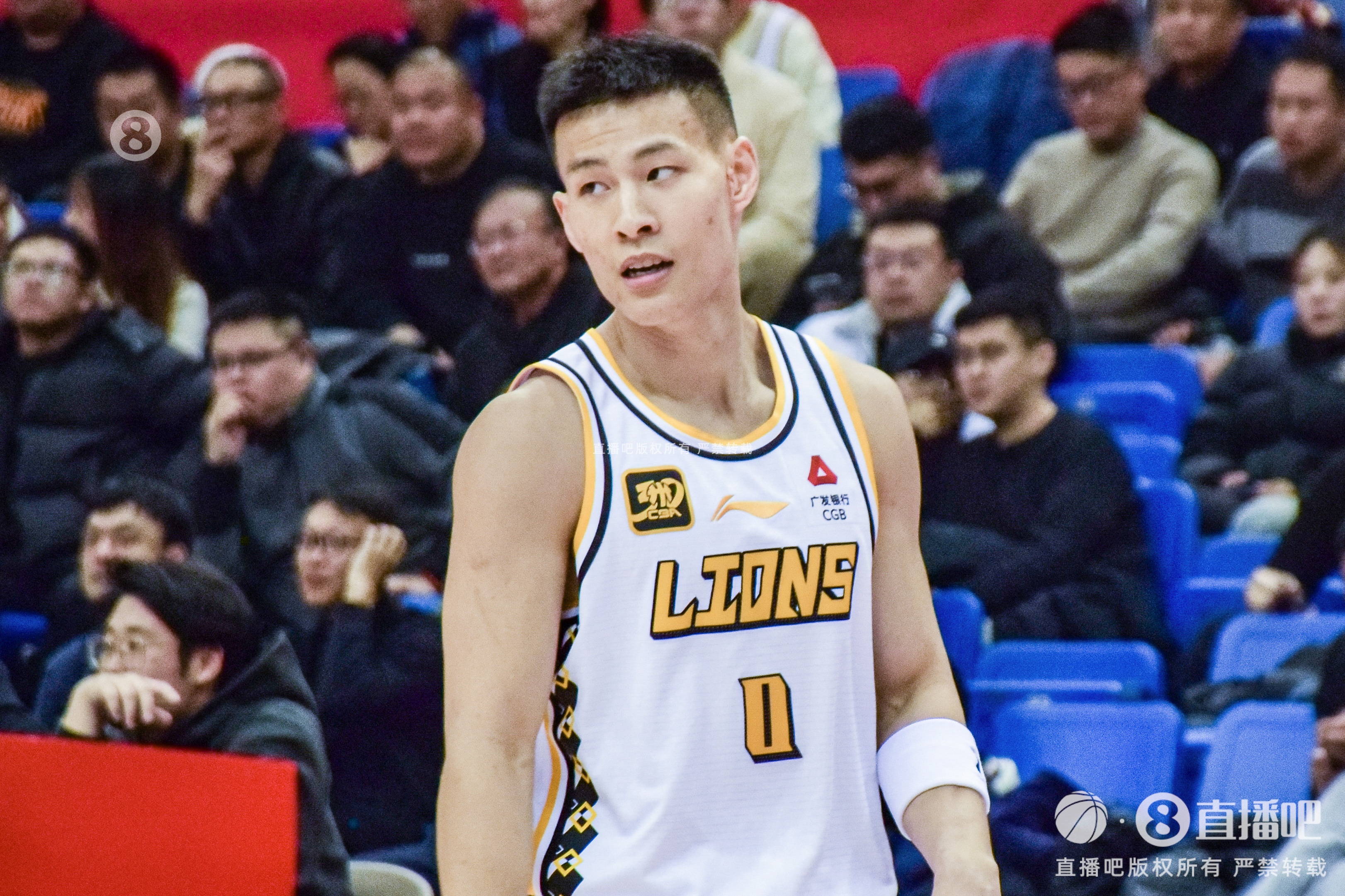  毫無(wú)狀態(tài)！林秉圣11投僅1中拿到3分3斷 出現(xiàn)2失誤4犯規(guī)
