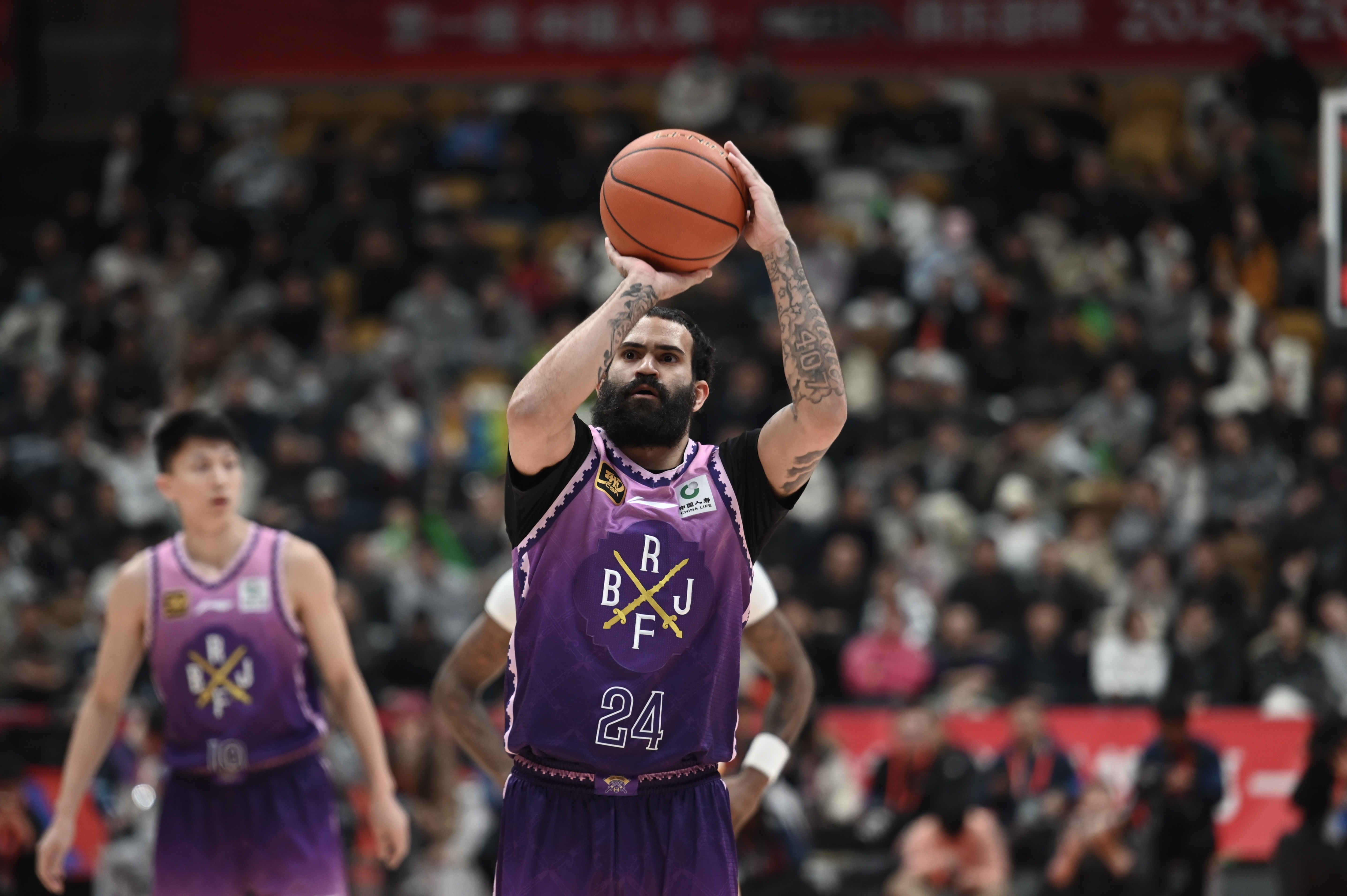  攻筐效率真不錯(cuò)！里勒半場11中7&5罰全中轟下全隊(duì)最高的19分
